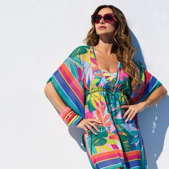 Bleu Rod Beattie Tropical Kimono
Cover-Up Tunic Multi Color Large
NWOT - Picture 3 of 9